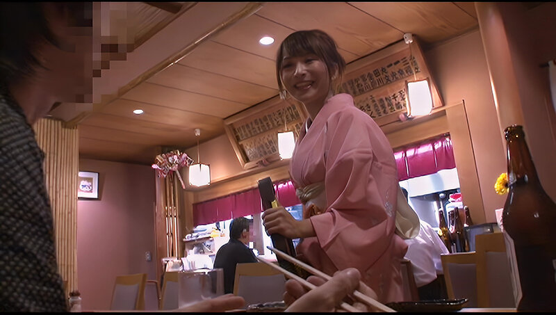 【AIリマスター】接客中に顔を紅潮させながら感じまくるバイト娘5 中出しSP ~ハンバーガー屋、レンタルビデオ店、和食小料理店、ビール売り子~ 画像16