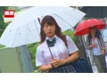 雨に打たれながら痴●師に乳首をいじられ続けS字反りイキする敏感巨乳女子○生 サンプル画像20