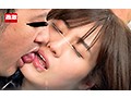 痴●師の強引接吻で発情しバックで自ら腰を振りながら振り向きディープキスで舌を絡める女子○生 サンプル画像17