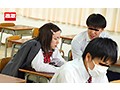 学校でバイブをパンツ固定されたまま長時間拘束放置され我慢し続けるが追い打ち媚薬でイキ崩れたガンギマリ女子○生 サンプル画像1