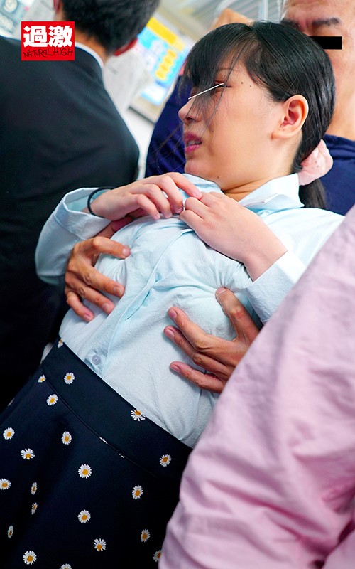 硬くなった乳首を責めるほど息が荒くなる我慢顔を見られ続け恥らいながらも腰が動きだす清楚女4 画像13