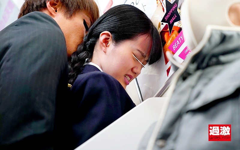 痴●師に電車の隅でこっそりイラマされ顔面えずき汁まみれで泣き寝入りする女子○生 画像13