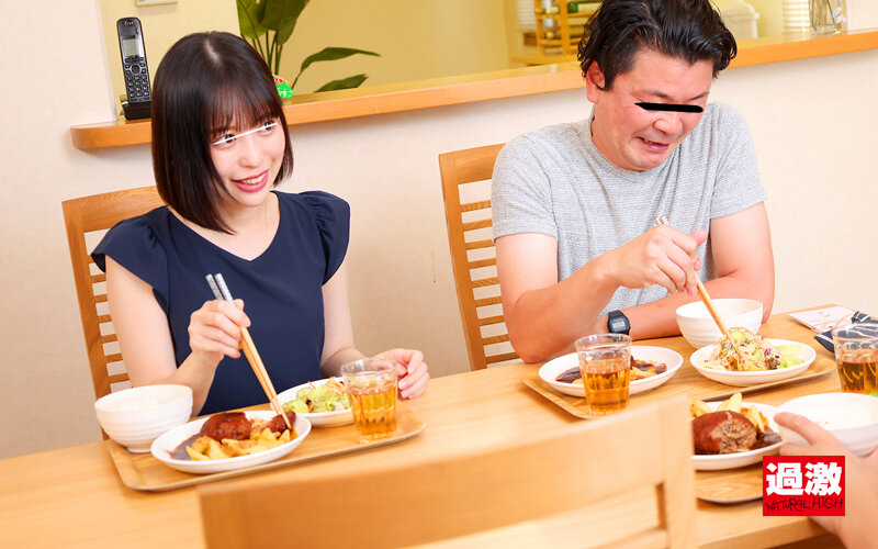 上司がいる至近距離で美人な奥さんを寝取りイラマ 〜綺麗な顔をえずき汁まみれにされマ○コを濡らすドM妻〜 画像13