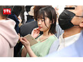 サンプル画像12 - ピタパン半脱ぎ状態でヒクつくアナルを見られ羞恥イキする美尻女