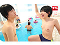 つるぺた女子の男水着チャレンジ 県民プールでデカチンおじに女子だとバレて中出しされて…マジ最悪だったよぉぉ～！ - 7