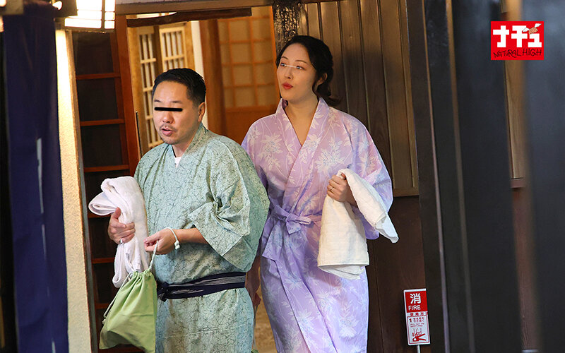 中出し直後の貞操帯リモバイ 受精の不安と羞恥散歩で混乱する人妻に追い打ち中出し 画像3