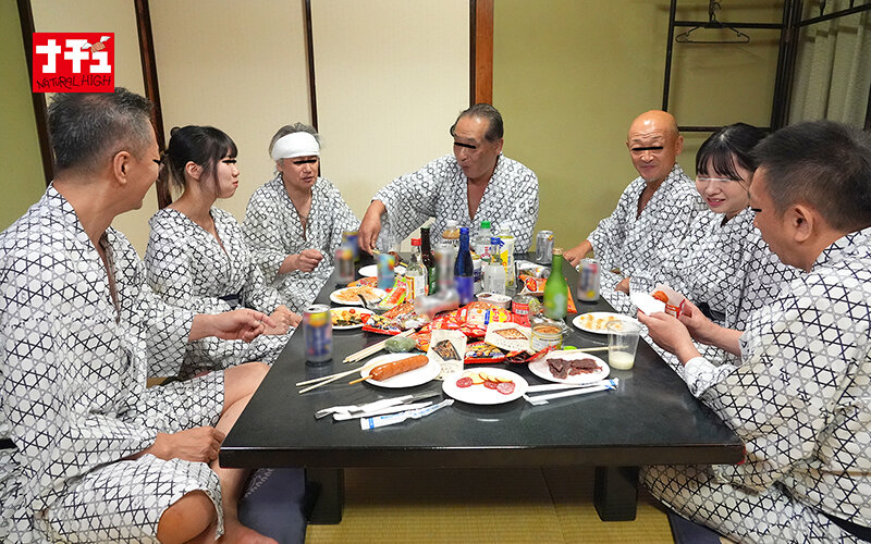 温泉旅館で見つけた巨乳女を熟練指マンでイカセ回して串刺ししてやった元ヤリサー絶倫ジジイ達のゲス宴会 画像17