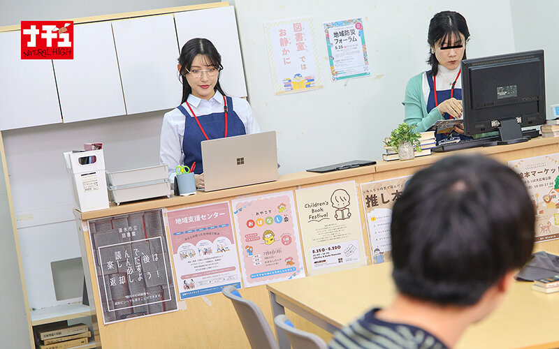 青年チ○ポを本棚越し手コキでこっそり発射させ声我慢SEXで中出しまでさせる年下好き美人司書2 サンプル