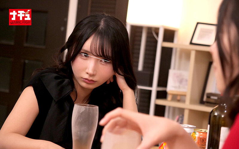 【数量限定】合宿の夜、こっそり布団の中で何度もイカセてレズに目覚めさせてしまった同級生に数年後…夫が近くにいるのに密着スロー乳首舐めでレズ返しされた私 沙月恵奈さんのパンティとチェキ付き 画像12