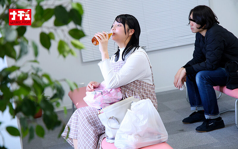 水泳スクール見学ママ中出し 大人の巨乳を貪る男子たち 画像4