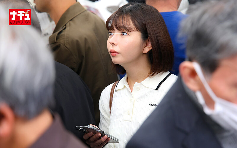 髪わし掴みバックでガン突かれアヘ顔でイキまくるショートカット純粋女子2 画像3