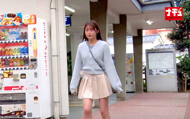 逃げても背後からホジくりまくるバック手マンで潮を吹かされ続け屈服する敏感女子大生3 清純華奢娘 2枚目