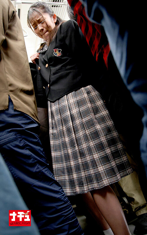 ロングスカート女学生羞恥2 初イキ潮でびしょ濡れになるまで制服を汚しまくれ! 推定155cm/ちくび高感度娘 2枚目