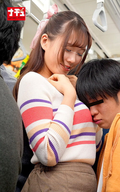 【数量限定】満員電車で巨乳を顔に押しつけからかっていたらウブ少年がエロガキに豹変!ちゅうちゅう乳首を吸いつかれ感じてしまった高身長女 葉山さゆりさんの紙パンティとチェキ付き 画像3
