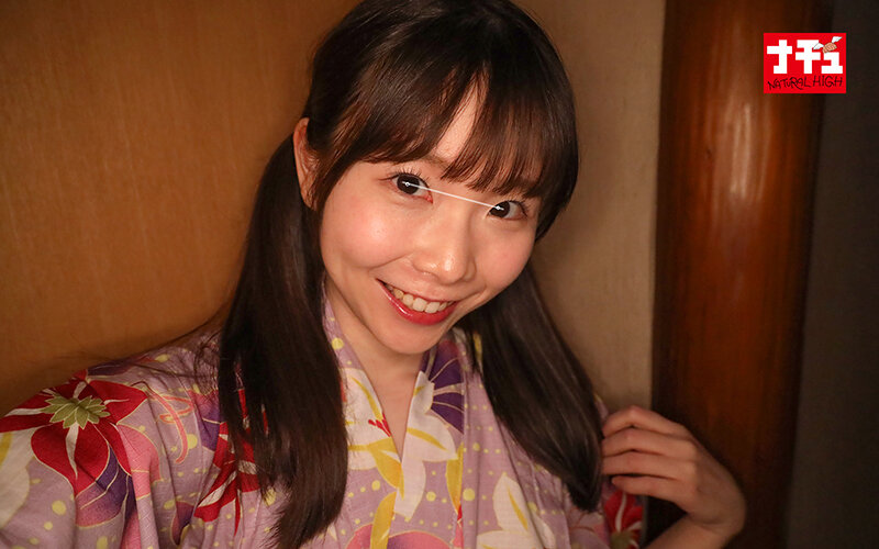 温泉客が居ても浴衣の中の抱っこSEXで挿入して逃がさず何発も膣射させる痴女っこ3 ド淫乱娘の挑発 画像2