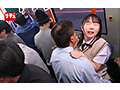 満員バスで対面スロー中出し羞恥に興奮して精子掻き出しオナニーしだすデカ尻J○