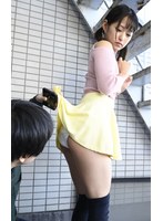 妹の友達は超ミニスカパンチラで誘惑…