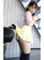 妹の友達は超ミニスカパンチラで誘惑してくる小悪魔/スケートめくりしてあげたらエッチなハートに火がついたスケベっ娘・みつきちゃん 渚みつき