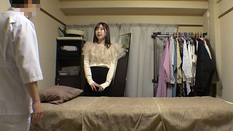 痴●盗撮&中出し素人娘1980 媚薬オイルマッサージVol.51 超強力媚薬を配合したマッサージオイルを施術中に知らずに塗りこまれたオンナは、身体の火照りに驚き、チ〇ポを欲しがる自分に戸惑い、垂れ出したマン汁に恥ずかしがりながらも生ハメ中出しまで欲してしまう! 画像3