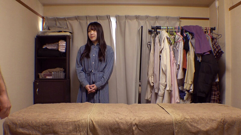 痴●盗撮＆中出し素人娘1980 媚薬オイルマッサージVol.62 超強力媚薬を配合したマッサージオイルを施術中に知らずに塗りこまれたオンナは、身体の火照りに驚き、チ〇ポを欲しがる自分に戸惑い、垂れ出したマン汁に恥ずかしがりながらも生ハメ中出しまで欲してしまう！ サンプル画像 14