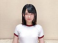 むちむちデカ尻 神ブルマ 小宮山えまり ロリ美少女やぽっちゃり娘にピチピチブルマ&体操着を着せ、ハミパン、ムレムレワレメを毛穴まで見えるほどの超ドアップ接写!さらに尻コキ、着衣お漏らし放尿やブルマぶっかけ、生中出し等ブルマ好きに送る完全着衣フェチAV サンプル画像1