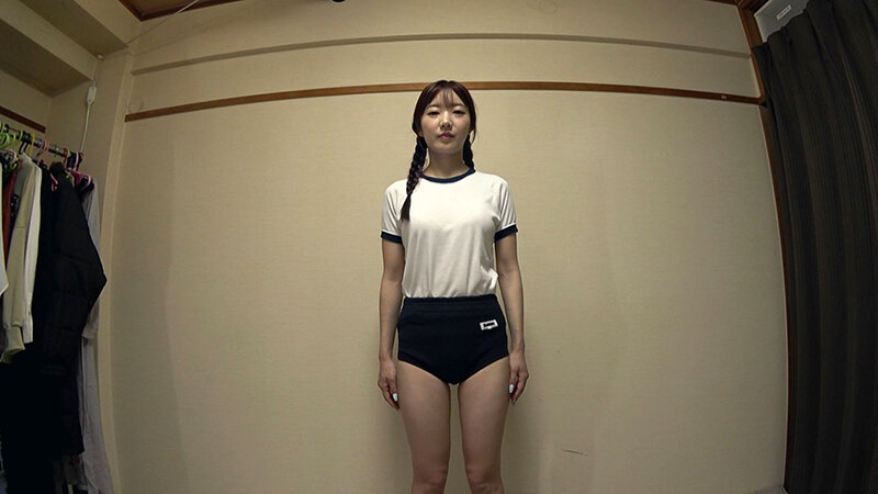 神乃るな ムチムチ美尻 神ブルマ 美少女やぽっちゃり娘らにピチピチブルマ＆体操着を着せ、ハミパン、ムレムレワレメを毛穴まで見えるほどの超ドアップ接写！さらに尻コキ、着衣お漏らし放尿やブルマぶっかけ等ブルマ好きに送る完全着衣フェチAV 画像1