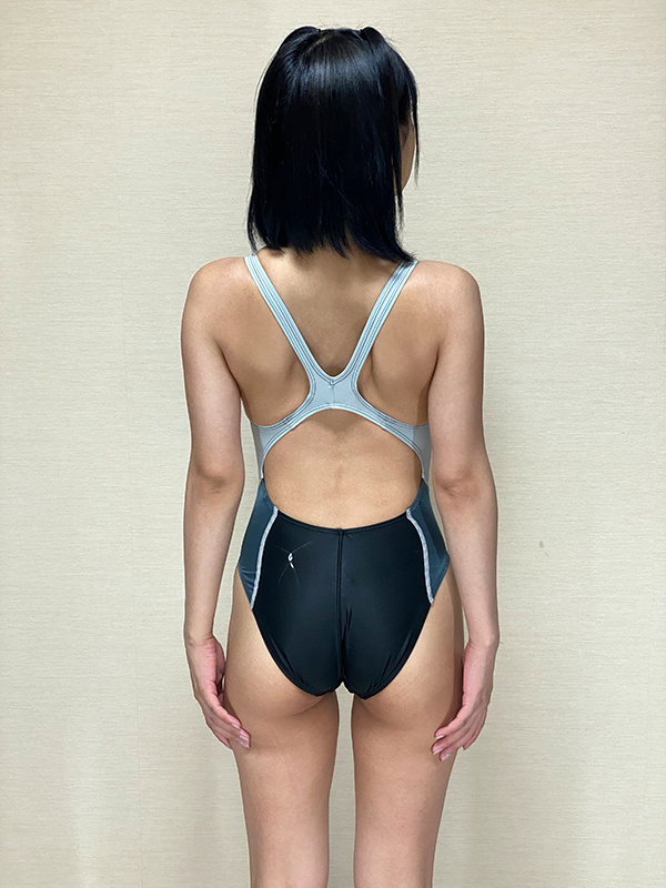 渚みつき もっともっと♪濡れてテカってピッタリ密着 神競泳水着 ロリ可愛い女子の競泳水着姿をじっとりと堪能！着替え盗撮から始まり貧乳から巨乳にパイパン、ハミ毛、ジョリワキ等のフェチ接写やローションソーププレイや競泳水着ぶっかけ等を完全着衣で楽しむAV 2