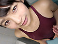 早見なな 濡れてテカってピッタリ密着 神競泳水着 ロリ可愛い女子の競泳水着姿をじっとりと堪能!着替え盗撮から始まり貧乳から巨乳にパイパン、ハミ毛、ジョリワキ等のフェチ接写やローションソーププレイや競泳水着ぶっかけ等を完全着衣で楽しむAV サンプル画像9