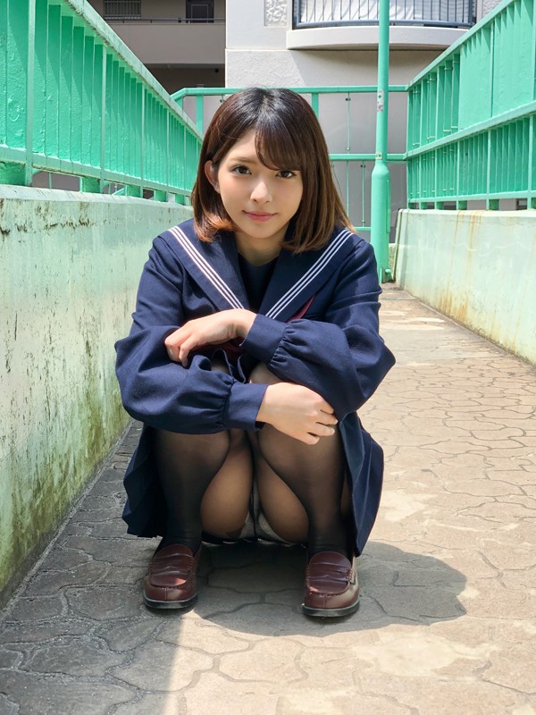 神パンスト 麻里梨夏 制服ロリ美少女の美脚を包んだ生ナマしいパンストを完全着衣でムレた足裏からつま先を味わい尽くす！顔騎や足コキ、時には中出し時にはお尻にコスってぶっかけとやりたい放題！発情させられた女の変態調教絶頂プレイを楽しむフェチAV 2