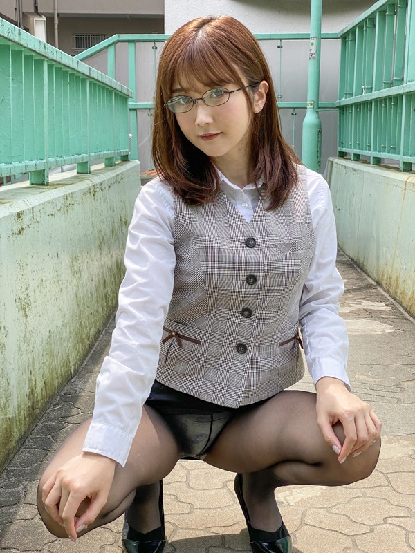 OKP-069 Studio Daddy's Private Photos - A Divine Office Lady In Glasses Hibiki Otsuki This Office La