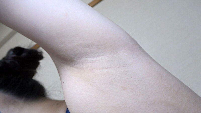 みひな 濡れてテカってピッタリ密着 神スク水 可愛い女子のスクール水着姿をじっとりと堪能!着替え撮影から始まり貧乳から巨乳にパイパン、ハミ毛、ジョリワキ等のフェチ接写やローションソーププレイやスク水ぶっかけ等を完全着衣で楽しむAV 画像1