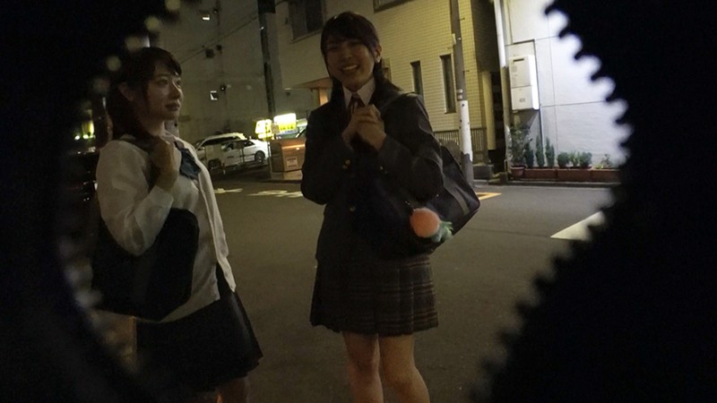 マジックミラーごしの欲望。テレビ番組や映画で話題になった本物の見学クラブで(店員にばれないように)ひよこ女子と無許可本番ヤりまくり! 画像16