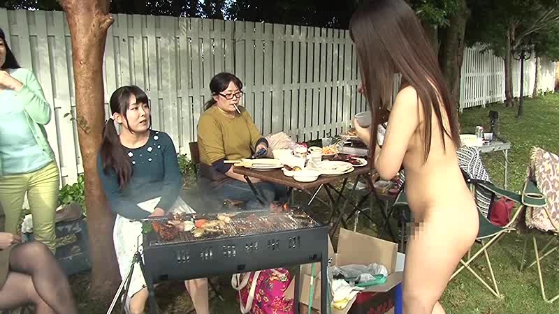 婦人会のBBQ大会で全裸羞恥芸をさせられていた僕の妻