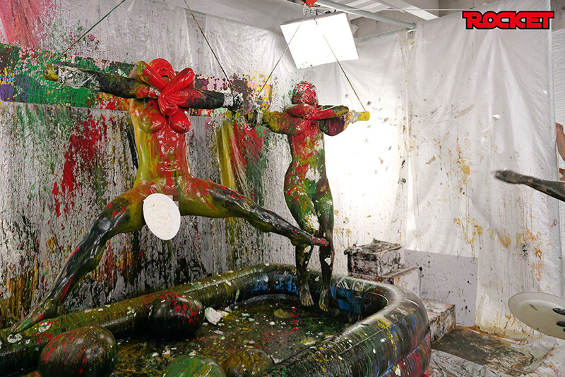 ROCKET18周年記念作品 どろんこプールにドボン!ウェット&メッシー(WAM)人間クレーンゲーム ~ボディペイントで巨大クレーンゲームのアームになって景品ゲットだぜ!~ 画像16