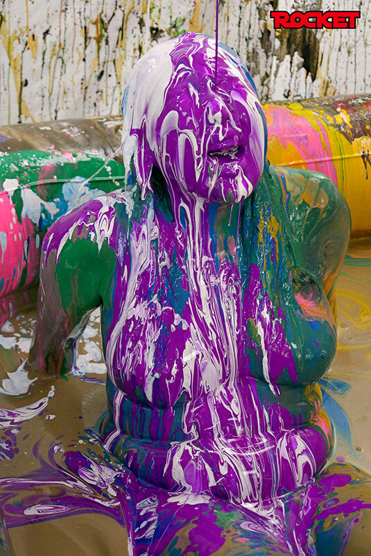 ROCKET18周年記念作品 どろんこプールにドボン!ウェット&メッシー(WAM)人間クレーンゲーム ~ボディペイントで巨大クレーンゲームのアームになって景品ゲットだぜ!~ 画像19