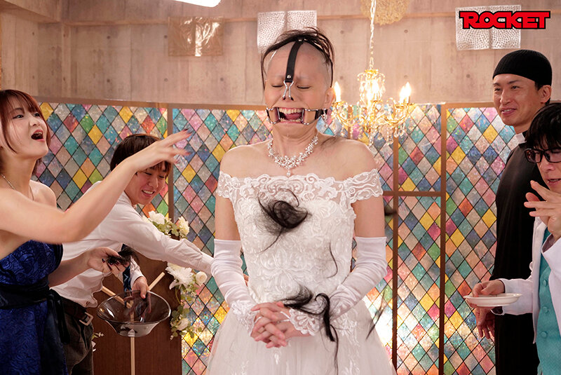 妄想アイテム究極進化シリーズ 無様エロ洗脳アプリスピンオフ ガチ丸坊主編 ～無様なスキンヘッドになる不幸が降りかかり洗脳が進むと羞恥芸も全力でやってしまう女に改変～ 画像13