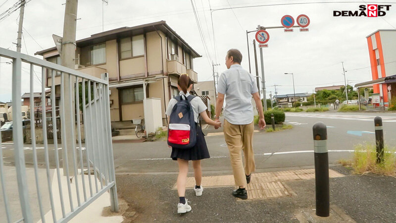 サンプル-痴●オヤジの太い指でビクビク体を震わせて敏感反応。ふたりっきり通学電車ゾッコン中出し 空野きら