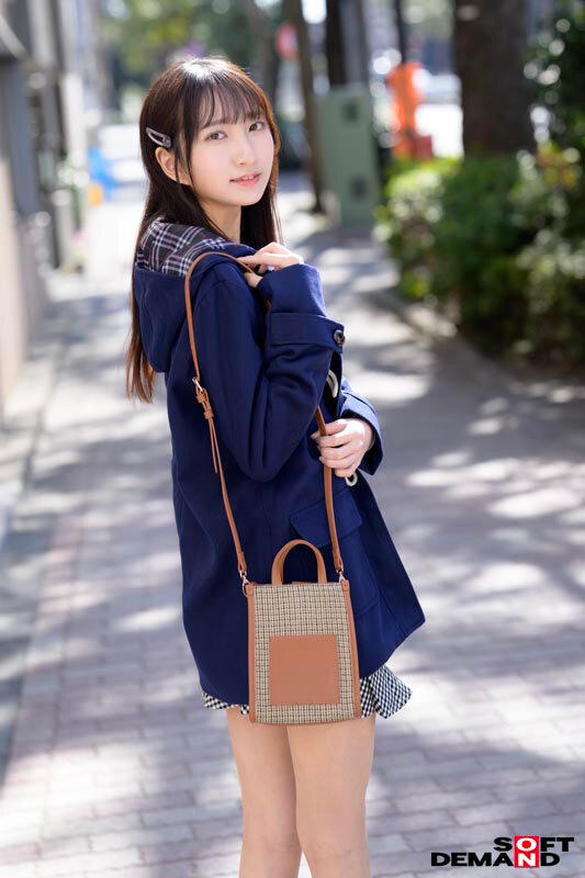 家庭的で世話好きなちっぱいスレンダー美少女が絶倫チ〇ポ達の家にご訪問致します。有り余った性欲を母性で受け止めて精子が空っぽになるまでひたすら笑顔でご奉仕ヌキしてくれる 18歳母性本能 皆川らん 画像2