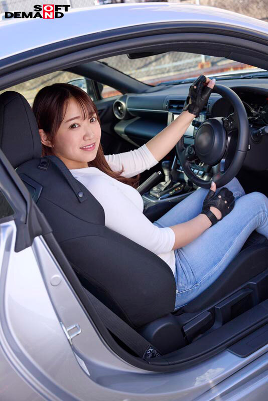 旦那より運転が上手いMTドライバー 結婚2年目にしてレスの欲求不満を男優に引き出され、恥じらいながらも性欲の詰まった肉感マシマシのデカ尻を解放する…南城リノ（28）AVデビュー 画像14