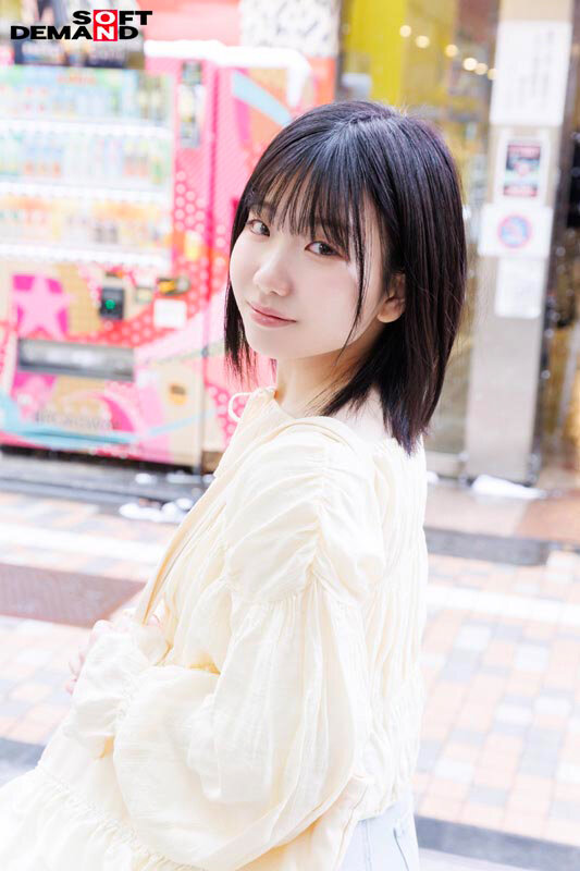 未だ恋も知らない処女 湯浅紬(20) クラスで唯一物怖じせずに話せる、化粧っ気のない二次元エロ好き女オタク。そんなあの娘が東京でAVデビュー 画像2