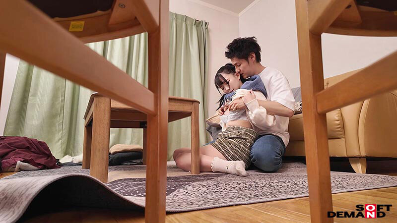 お掃除ロボットにカメラをつけて娘を見守っています。お掃除ロボットに仕掛けたカメラは放課後の我が家でSEX三昧のヤリチンと娘のハダカを記録していた。 南日菜乃 画像3