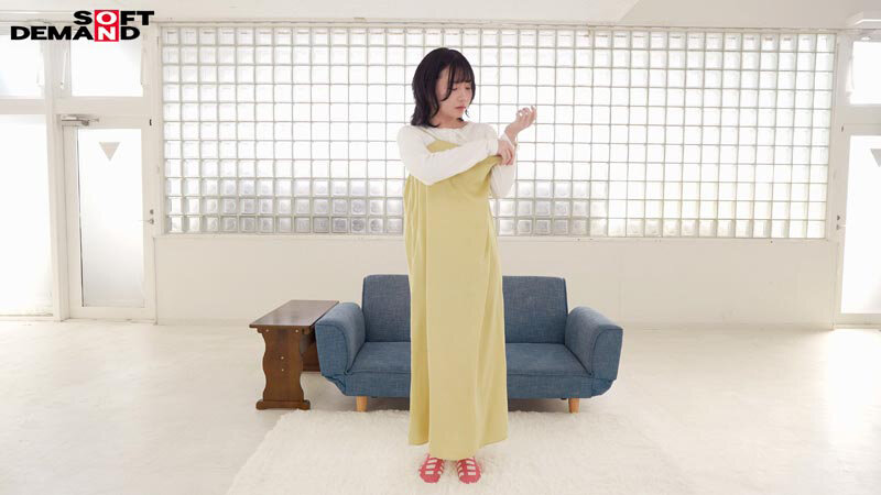 未だ恋も知らない処女 湯浅紬（20） クラスで唯一物怖じせずに話せる、化粧っ気のない二次元エロ好き女オタク。そんなあの娘が東京でAVデビュー サンプル画像 14