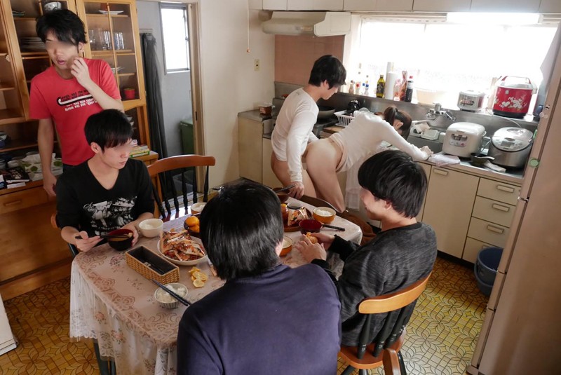 SDDE-526 第 6 部分 - 65 分钟