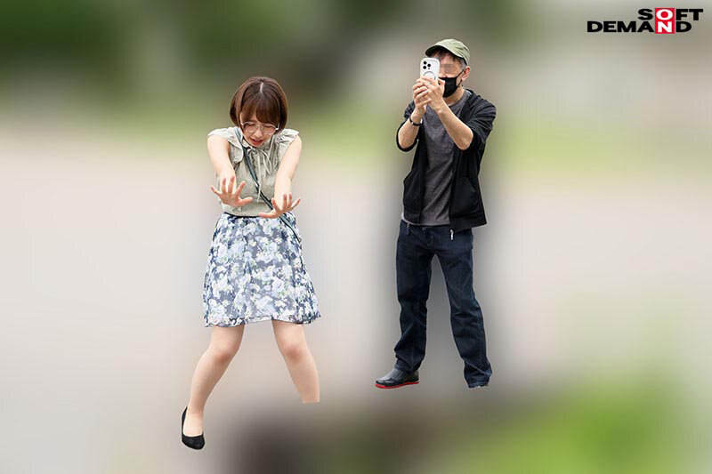 時間を止められる女は実在した！ 真面目すぎる地味OLはくっさいチ×ポが大好きだった！特殊性癖ザーメン搾取後、おしっこマーキング！編 宍戸里帆