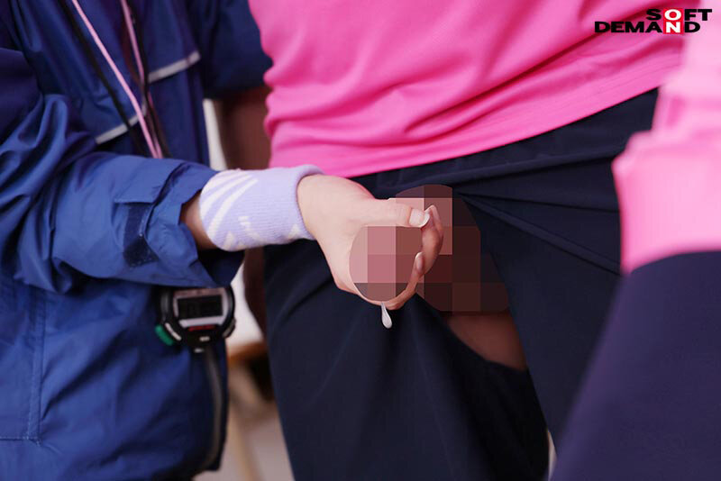 手コキに若き汗を捧げる女子●生たち。私立新中野学院「発射部」 画像10