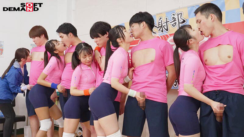 手コキに若き汗を捧げる女子●生たち。私立新中野学院「発射部」 画像15