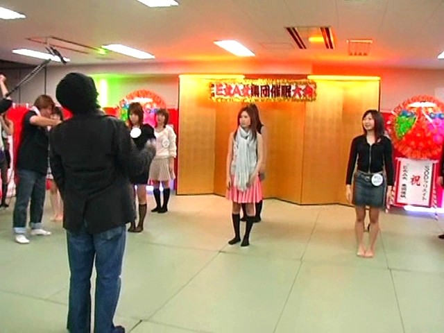 SDDM-584 第 1 部分 - 30 分钟