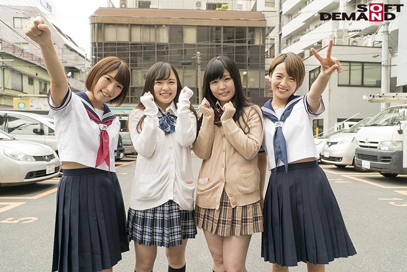 ガチ童貞素人限定！あなたの自宅で4人の美少女が突撃ハーレム筆下ろし♪ しかも真正中出しスペシャル！！ 画像1