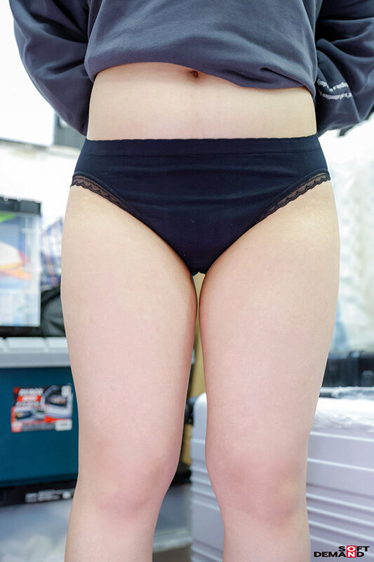 女子社員の皆さん激務で汚れたその汚ぱんつでおなにーさせてください! 凝視おなにー、汚ぱんつ顔騎、汚ぱんつ素股、クロッチ射精 合計5枚の汚ぱんつ+1枚の織物シートを収録 画像13