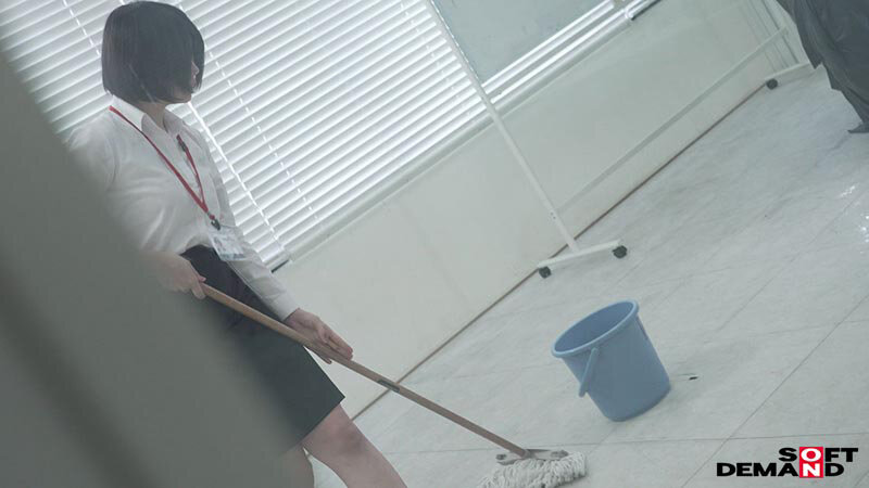『浣腸噴射15，000mlしたらどうなるのか？』SOD女子社員が真面目に始めは苦しい腸汁ダクダクアナルセックス＆AtoM実践研究した結果 浣腸した以上の超放出で休日SOD本社は腸汁まみれに…！SOD性科学ラボREPORT22 本村素子